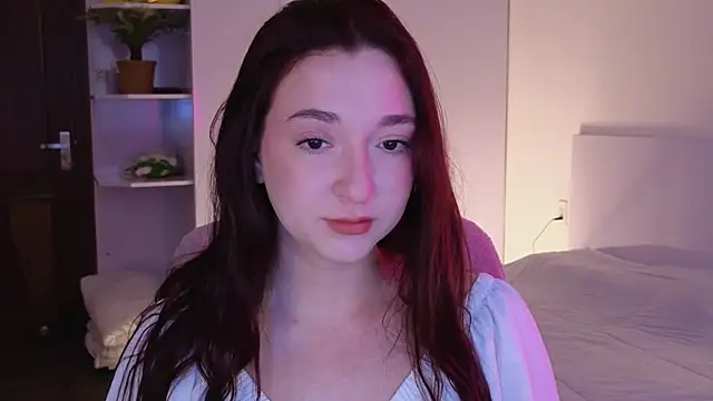 YasmineWest online show from June 17, 1:05 am