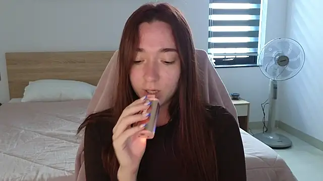 YasmineWest online show from March 17, 12:13 am