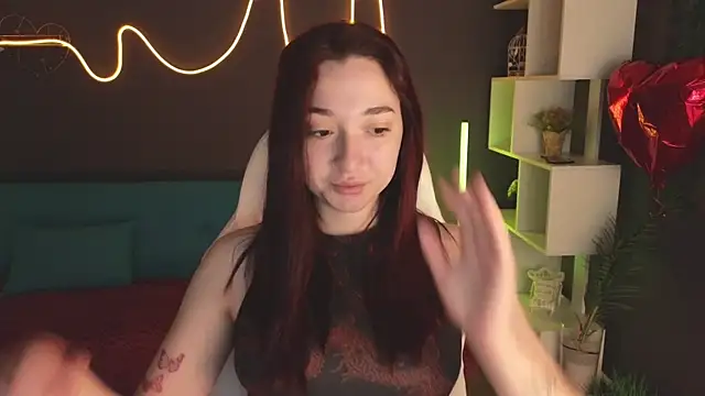 Snapshot of YasmineWest chatting on March 10, 12:50 am YasmineWest online show from March 10, 12:50 am