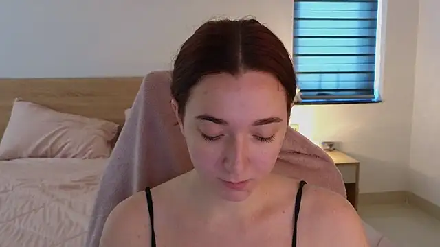 YasmineWest online show from March 28, 7:09 am