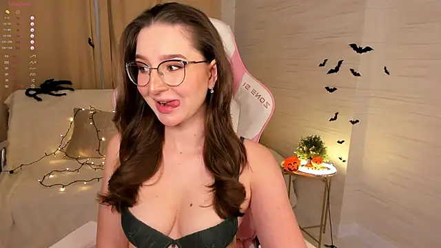 Snapshot of AnnikaAllison chatting on October 9, 1:22 pm AnnikaAllison online show from October 9, 1:22 pm