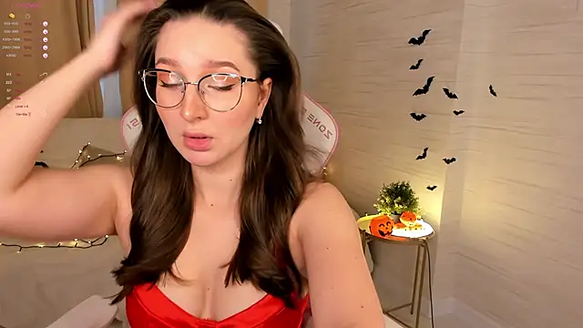 Snapshot of AnnikaAllison chatting on October 19, 12:08 pm AnnikaAllison online show from October 19, 12:08 pm