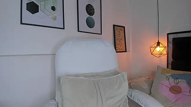 amysc online show from February 14, 11:43 am