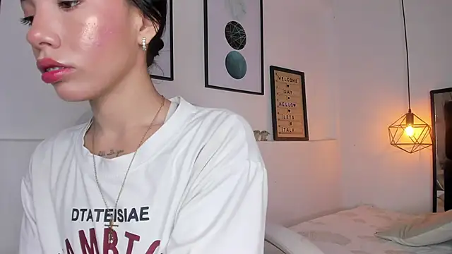 amysc online show from December 5, 1:43 pm