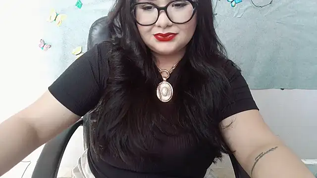 hottiechubbyy online show from November 18, 5:05 pm