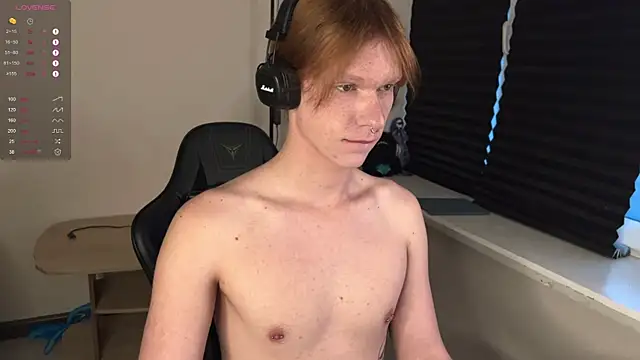 Snapshot of carthylovvve chatting on November 25, 1:44 pm carthylovvve online show from November 25, 1:44 pm