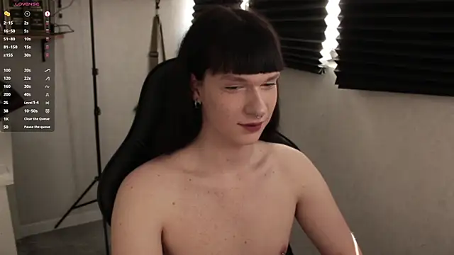 Snapshot of carthylovvve chatting on March 15, 11:19 am carthylovvve online show from March 15, 11:19 am