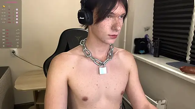 Snapshot of carthylovvve chatting on October 29, 3:33 pm carthylovvve online show from October 29, 3:33 pm