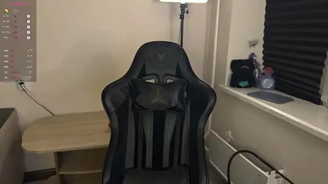 Snapshot of carthylovvve chatting on October 27, 4:19 pm carthylovvve online show from October 27, 4:19 pm