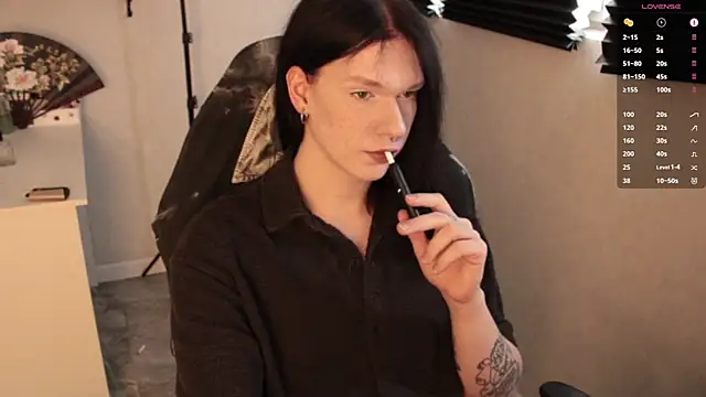 Snapshot of carthylovvve chatting on February 23, 11:33 am carthylovvve online show from February 23, 11:33 am