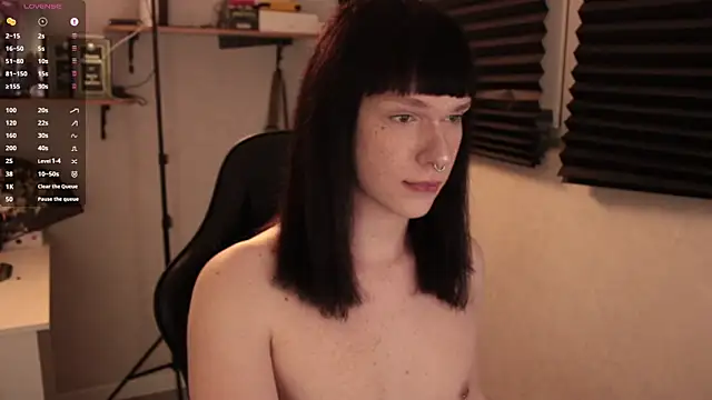 Snapshot of carthylovvve chatting on March 19, 4:02 pm carthylovvve online show from March 19, 4:02 pm