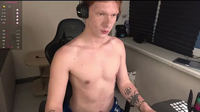 Snapshot of carthylovvve chatting on December 4, 1:54 pm carthylovvve online show from December 4, 1:54 pm