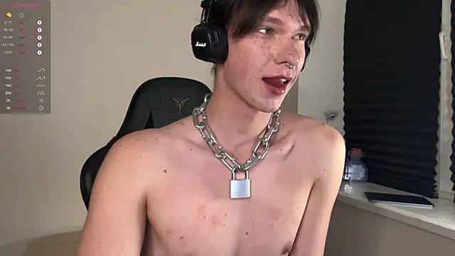 Snapshot of carthylovvve chatting on October 9, 9:37 pm carthylovvve online show from October 9, 9:37 pm