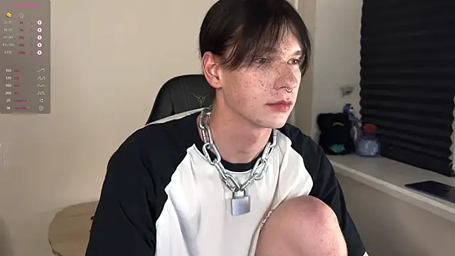 Snapshot of carthylovvve chatting on October 17, 6:43 pm carthylovvve online show from October 17, 6:43 pm