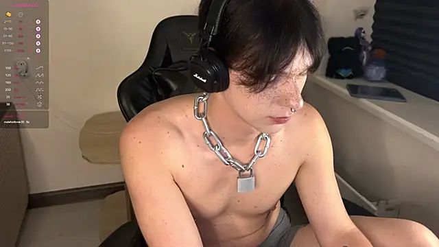 Snapshot of carthylovvve chatting on October 21, 3:11 pm carthylovvve online show from October 21, 3:11 pm