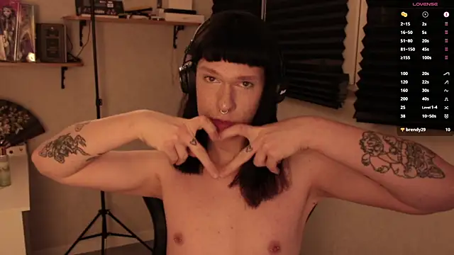 Snapshot of carthylovvve chatting on February 28, 7:56 pm carthylovvve online show from February 28, 7:56 pm