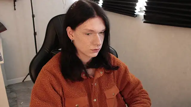 Snapshot of carthylovvve chatting on February 22, 11:57 am carthylovvve online show from February 22, 11:57 am