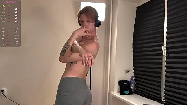 Snapshot of carthylovvve chatting on November 15, 5:17 pm carthylovvve online show from November 15, 5:17 pm