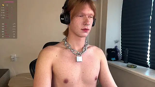 Snapshot of carthylovvve chatting on November 9, 12:20 pm carthylovvve online show from November 9, 12:20 pm