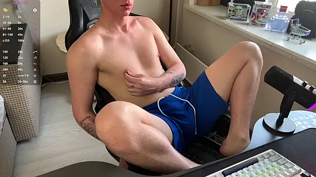 Snapshot of carthylovvve chatting on June 27, 12:22 pm carthylovvve online show from June 27, 12:22 pm