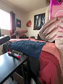 fatfabulous1981 online show from April 17, 10:12 pm