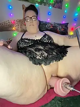 fatfabulous1981 online show from May 21, 9:56 pm
