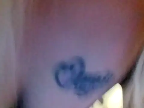 Snapshot of SexxxiLexiiii chatting on December 21, 8:31 pm SexxxiLexiiii online show from December 21, 8:31 pm