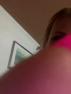 SexxxiLexiiii online show from April 11, 7:45 am