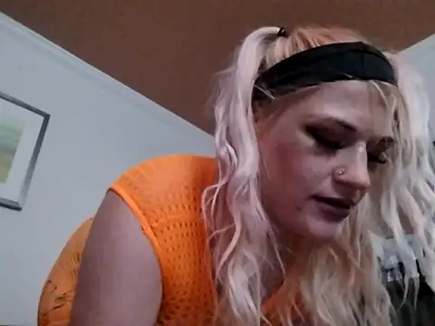 Snapshot of SexxxiLexiiii chatting on February 21, 6:48 am SexxxiLexiiii online show from February 21, 6:48 am