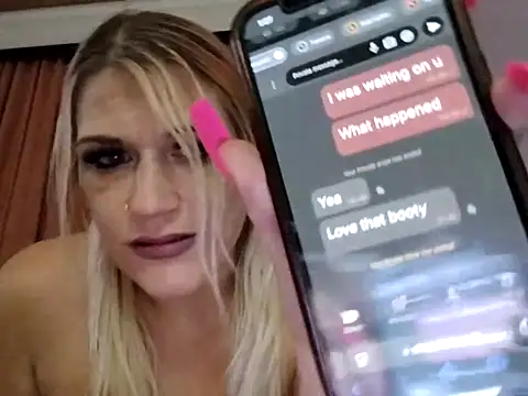 SexxxiLexiiii online show from April 16, 5:08 am