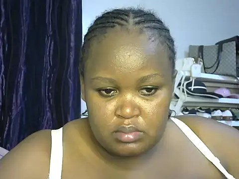 Snapshot of Brizzy_dee chatting on June 17, 7:13 pm Brizzy dee online show from June 17, 7:13 pm
