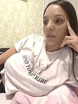 Snapshot of samilux5 chatting on February 6, 4:53 am samilux5 online show from February 6, 4:53 am