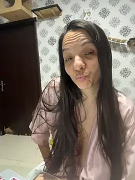Snapshot of samilux5 chatting on July 1, 4:02 am samilux5 online show from July 1, 4:02 am