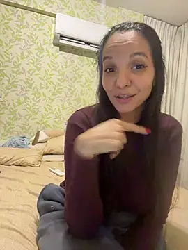 Snapshot of samilux5 chatting on June 19, 2:06 am samilux5 online show from June 19, 2:06 am