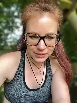 Snapshot of die-EinHORNY-WG chatting on June 18, 8:46 am die-EinHORNY-WG online show from June 18, 8:46 am