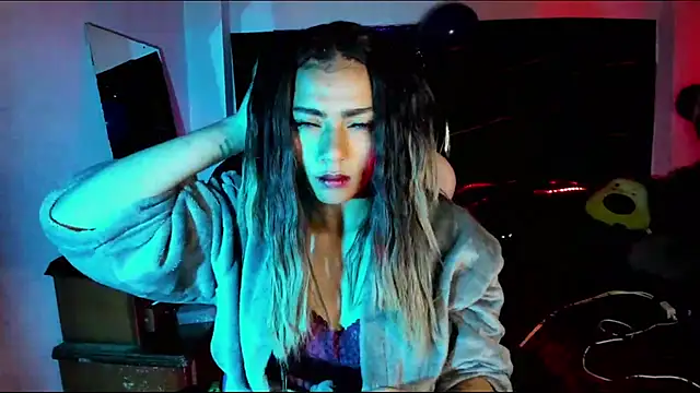 Snapshot of Lilithsabeth chatting on July 15, 10:11 am Lilithsabeth online show from July 15, 10:11 am