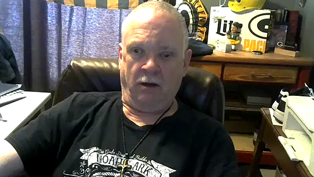 Snapshot of nobledad chatting on March 18, 5:55 pm nobledad online show from March 18, 5:55 pm