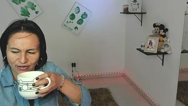lollita 23  online show from September 12, 9:03 pm