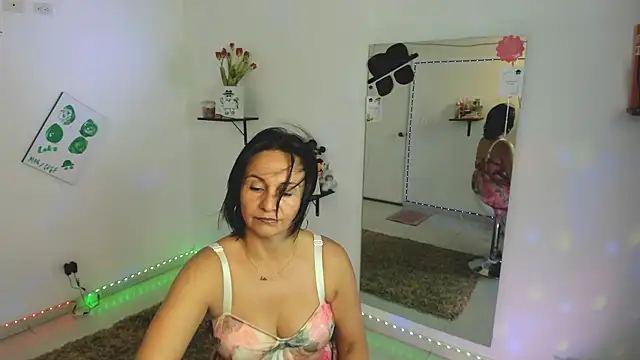 lollita 23  online show from September 22, 8:26 pm
