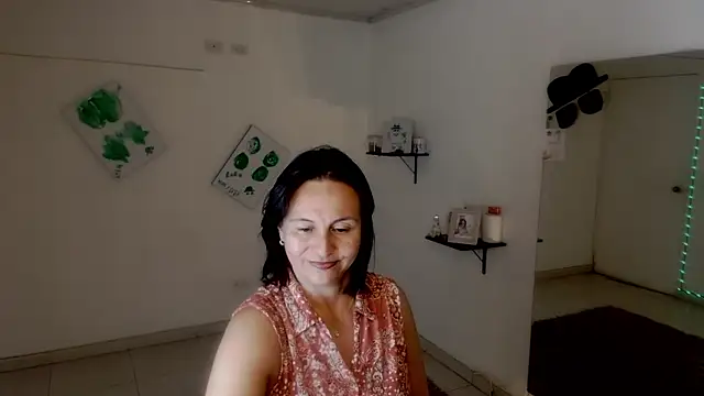 lollita 23  online show from November 17, 8:57 pm