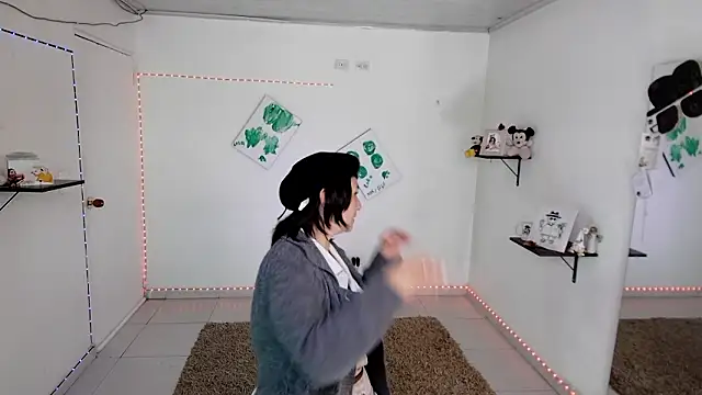 Snapshot of lollita_23_ chatting on February 23, 7:03 pm lollita 23 online show from February 23, 7:03 pm