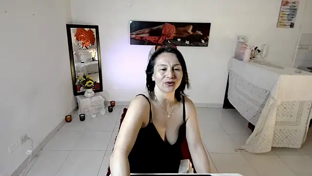 Snapshot of lollita_23_ chatting on June 15, 7:02 pm lollita 23 online show from June 15, 7:02 pm