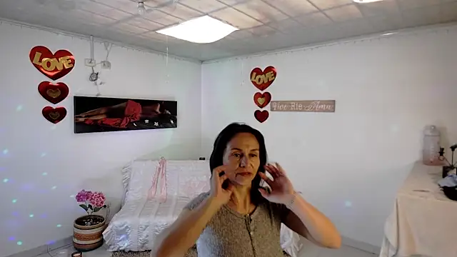 Snapshot of lollita_23_ chatting on April 20, 7:59 pm lollita 23 online show from April 20, 7:59 pm
