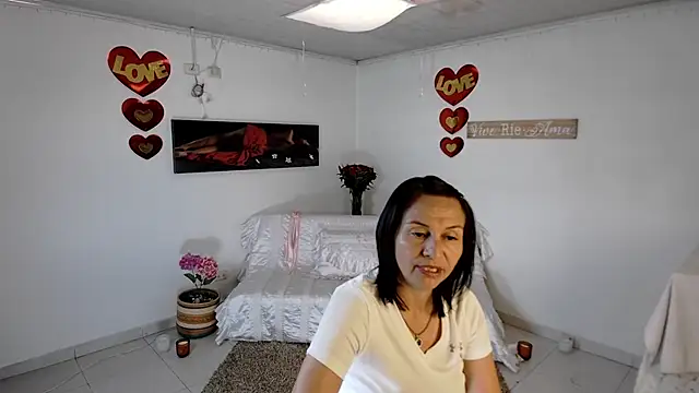 lollita 23  online show from April 16, 7:14 pm