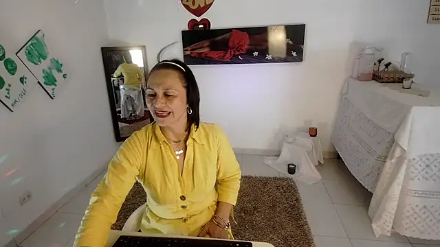 Snapshot of lollita_23_ chatting on May 5, 7:06 pm lollita 23 online show from May 5, 7:06 pm