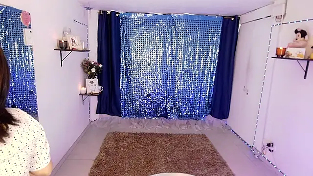 lollita 23  online show from March 10, 7:07 pm