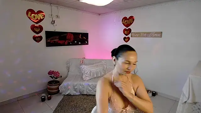 Snapshot of lollita_23_ chatting on April 21, 8:26 pm lollita 23 online show from April 21, 8:26 pm