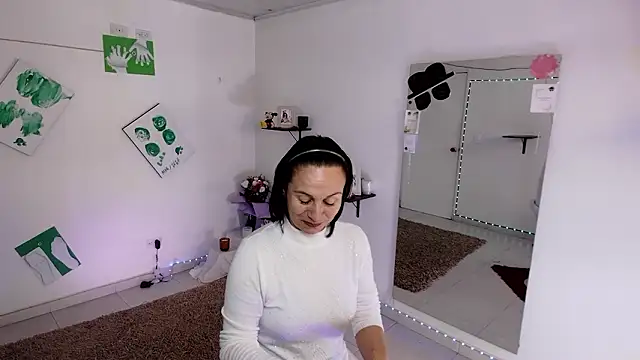 lollita 23  online show from March 7, 7:19 pm