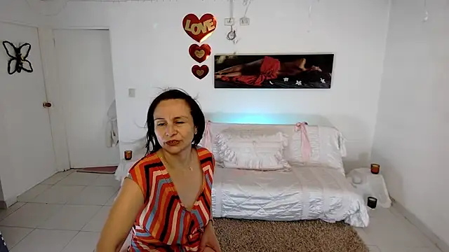 Snapshot of lollita_23_ chatting on April 24, 8:33 pm lollita 23 online show from April 24, 8:33 pm