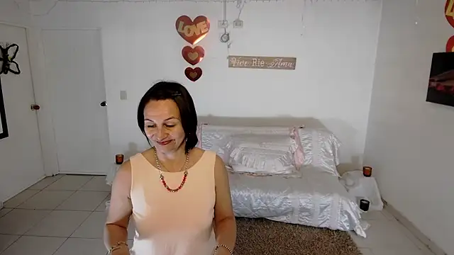 Snapshot of lollita_23_ chatting on April 27, 7:12 pm lollita 23 online show from April 27, 7:12 pm